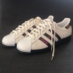 Adidas Superstar Size 8 Leather sneakers